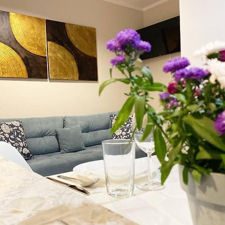 Exclusive 2Br! Apartment Near City Center +Netflix Варшава Екстериор снимка
