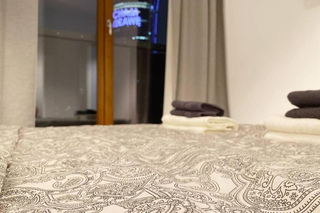 Exclusive 2Br! Apartment Near City Center +Netflix Варшава Екстериор снимка