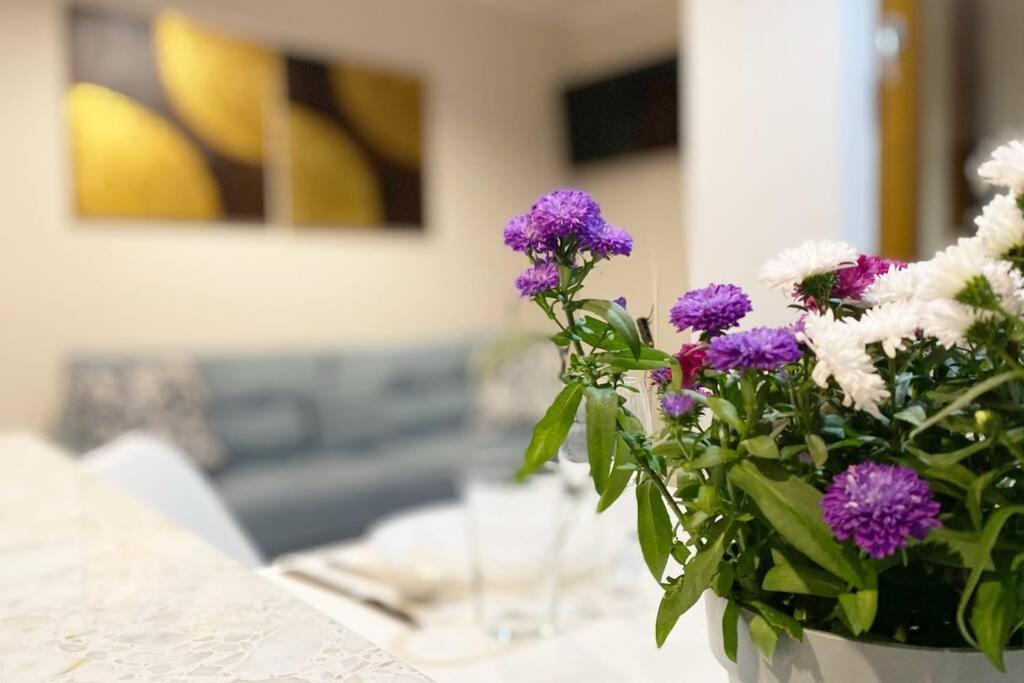 Exclusive 2Br! Apartment Near City Center +Netflix Варшава Екстериор снимка