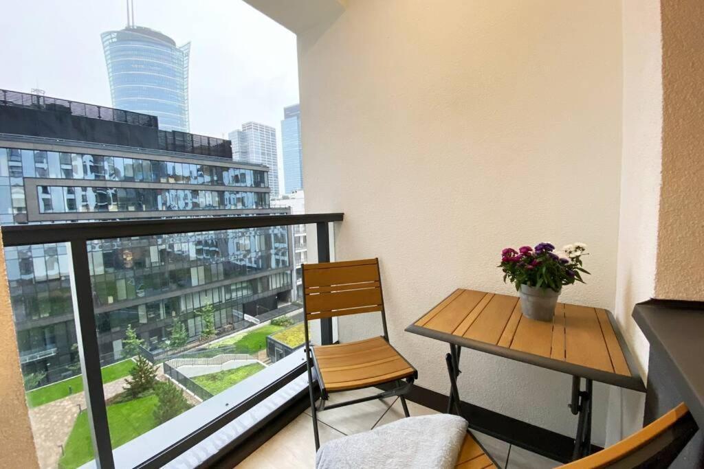 Exclusive 2Br! Apartment Near City Center +Netflix Варшава Екстериор снимка