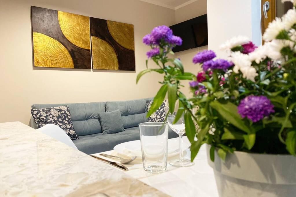 Exclusive 2Br! Apartment Near City Center +Netflix Варшава Екстериор снимка
