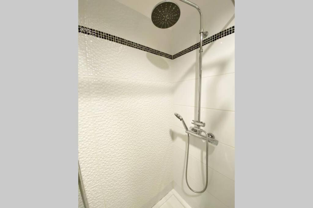 Exclusive 2Br! Apartment Near City Center +Netflix Варшава Екстериор снимка